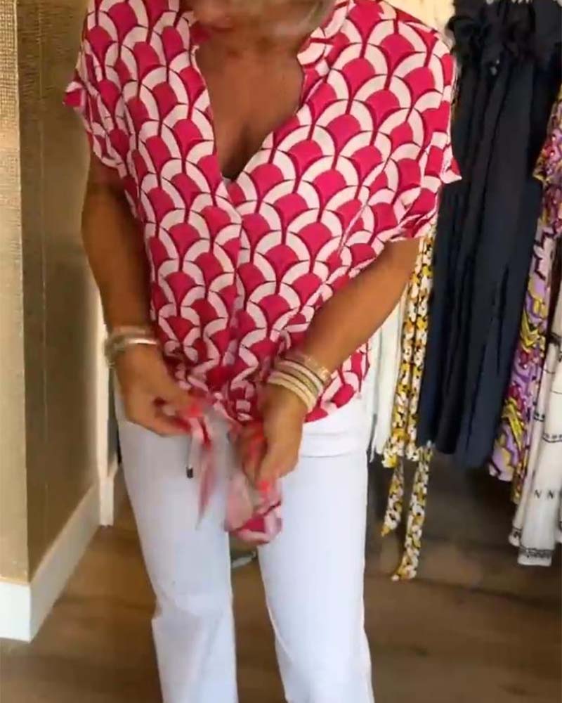 Lark - Women's Crew Neck Geometric Print Top